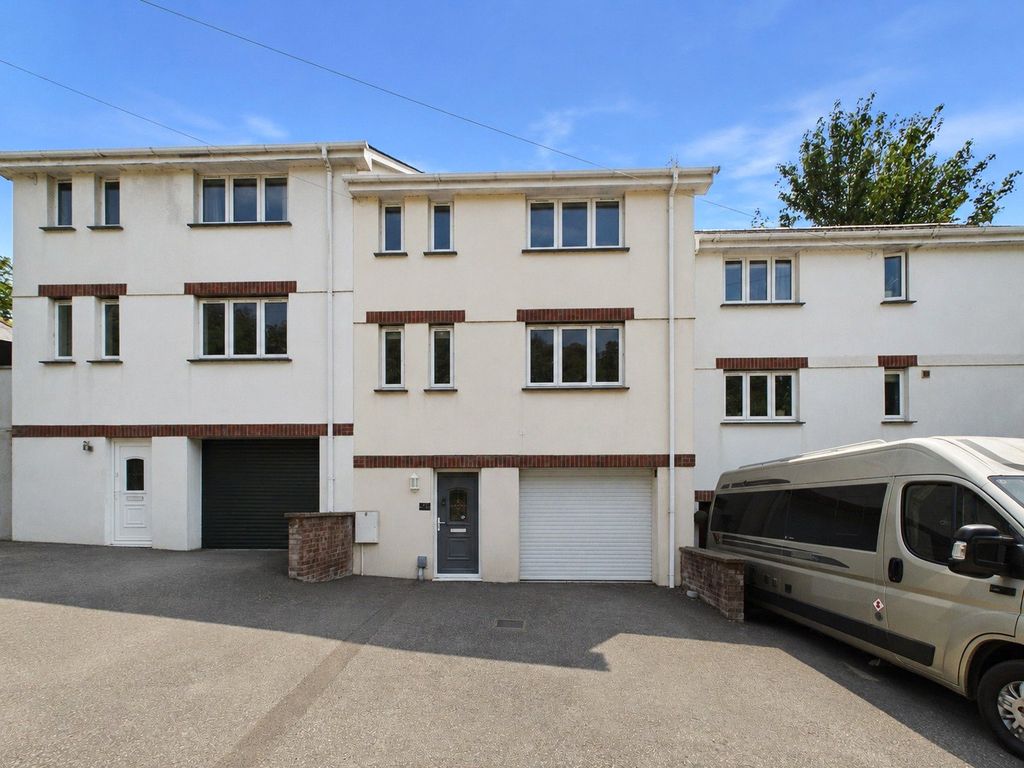 Property photo 1 of 19 Picture No. 04