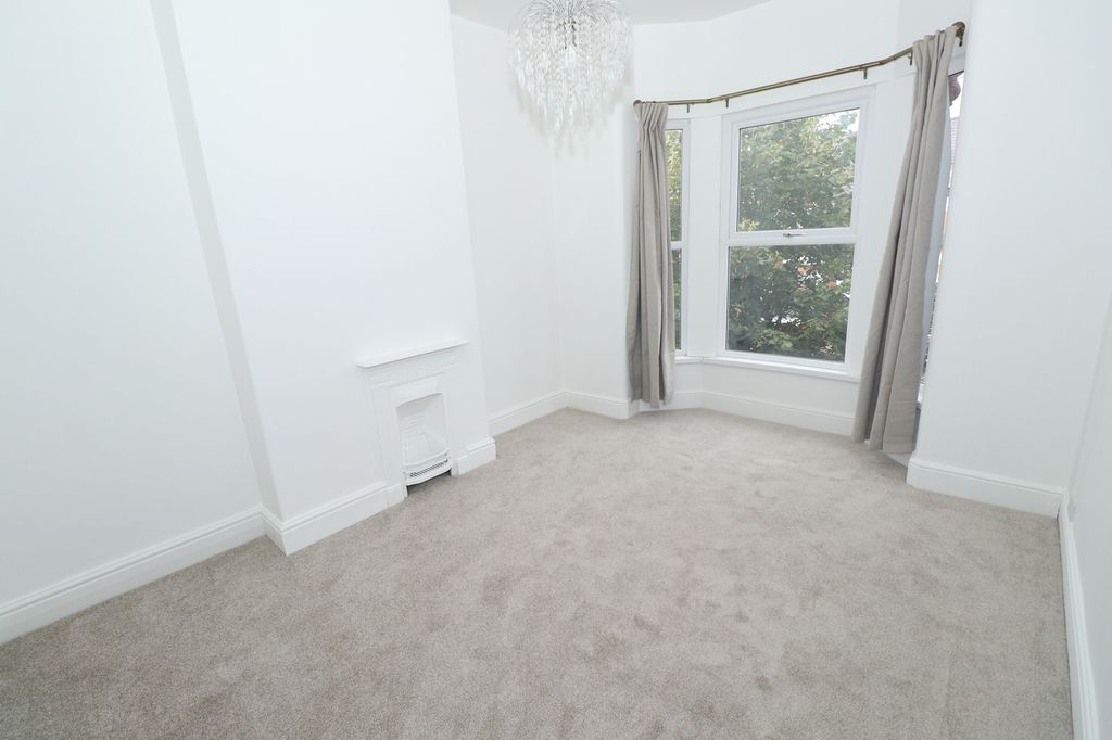 Property photo 3 of 13 Large Front Bedroom 1