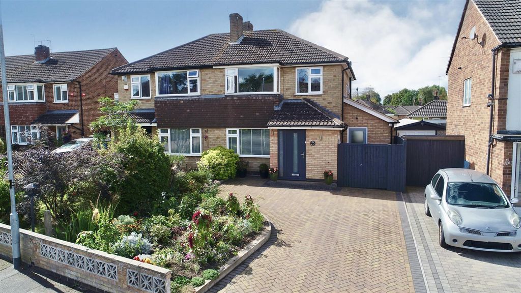 Property photo 1 of 32 1