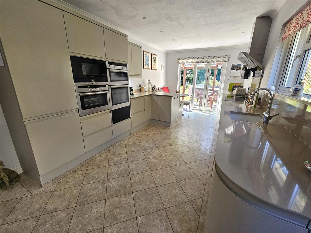 Property photo 3 of 33 Kitchen Breakfast Room.Jpg