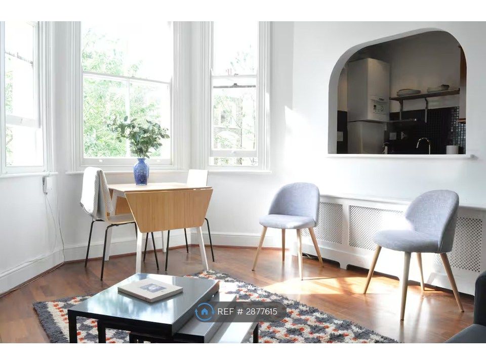 Property photo 2 of 10 Living Room