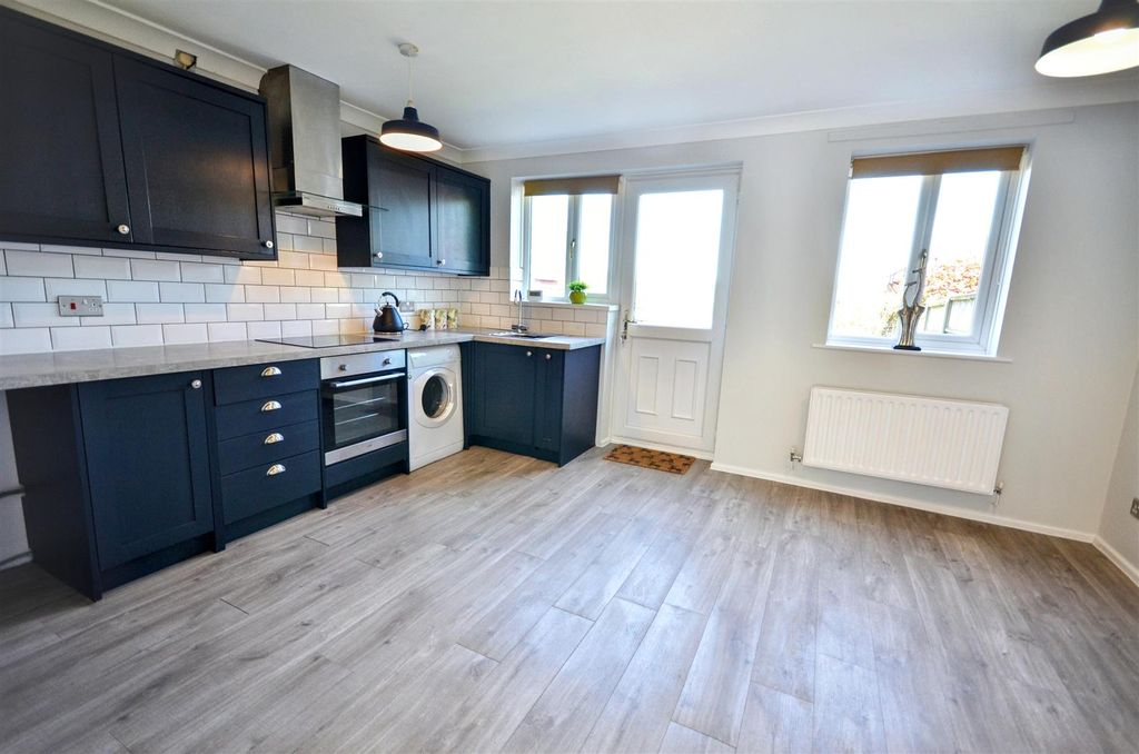 Property photo 2 of 11 Kitchen Diner