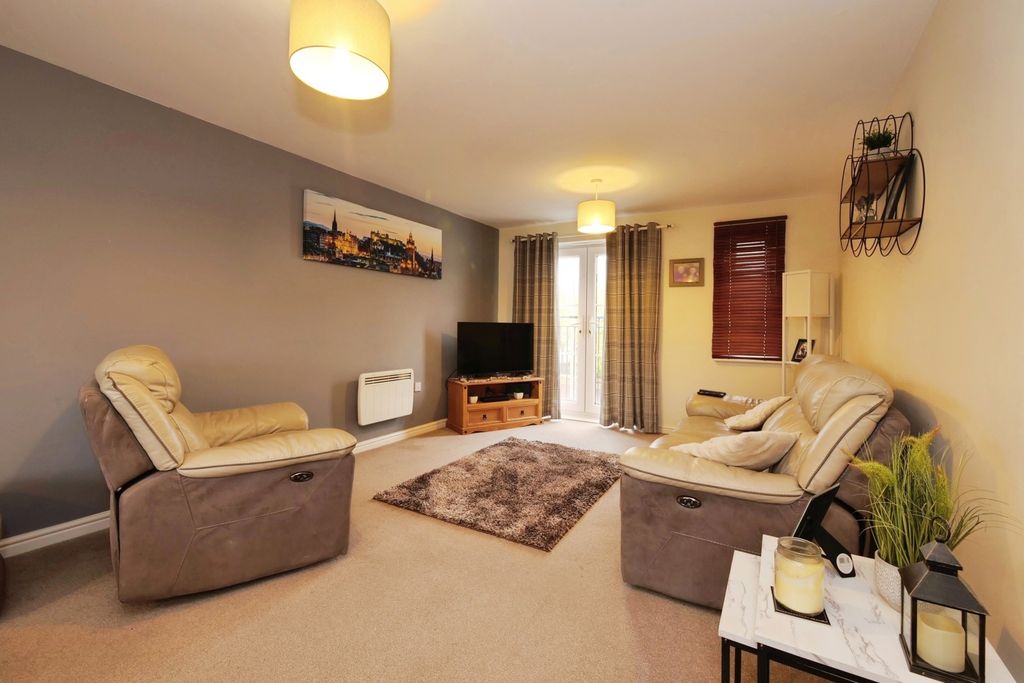 Property photo 2 of 15 Pbox-Img.Jpg