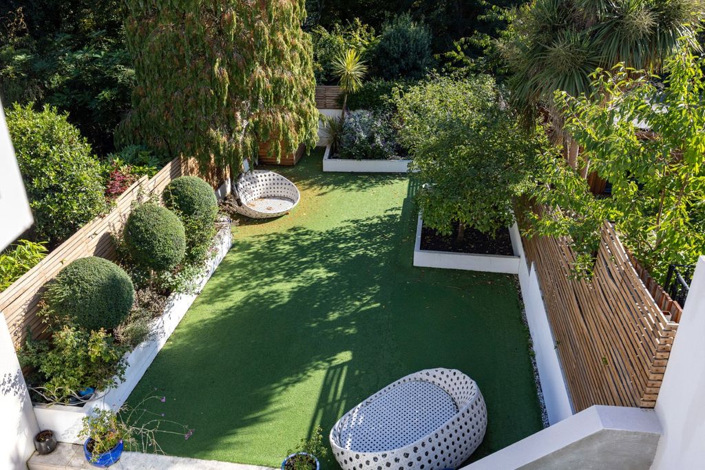 Property photo 1 of 17 Picture No. 01