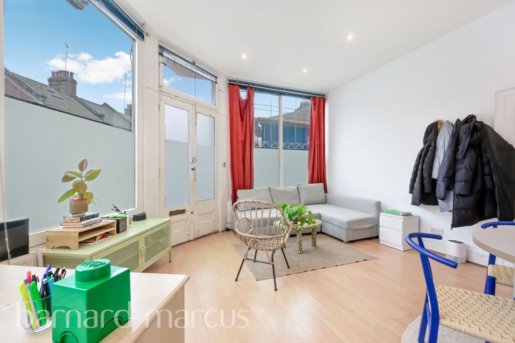 Property photo 1 of 8 Reception Room