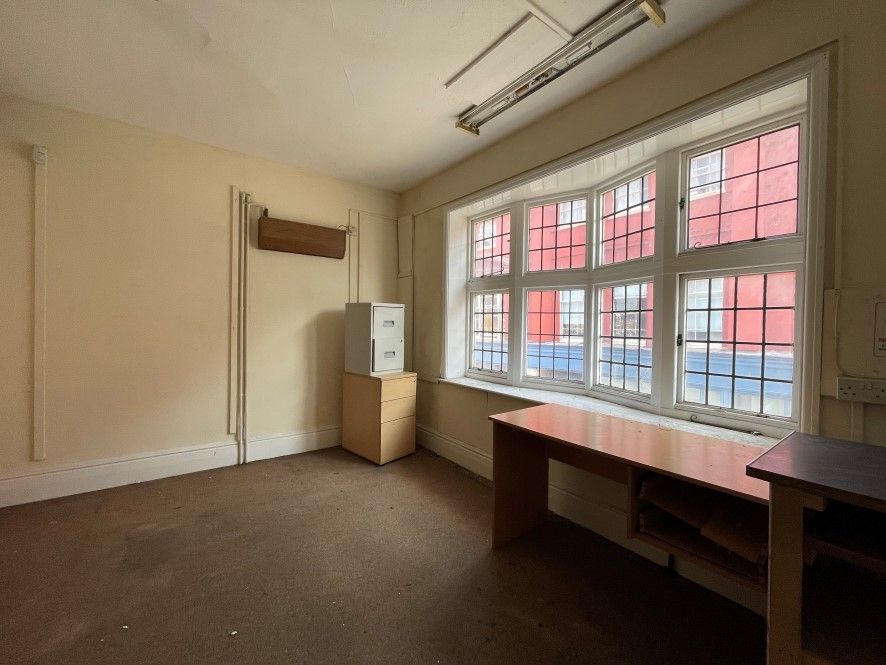 Property photo 3 of 6