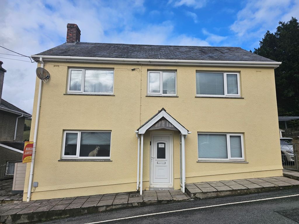 Property photo 1 of 12