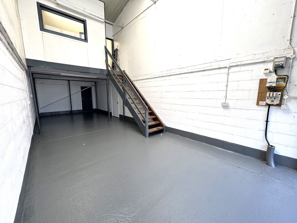 Property photo 3 of 5