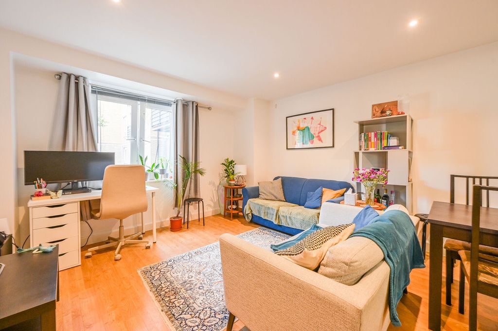 Property photo 1 of 6