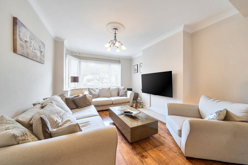 Property photo 3 of 20 1439022-3-69Cfd90...