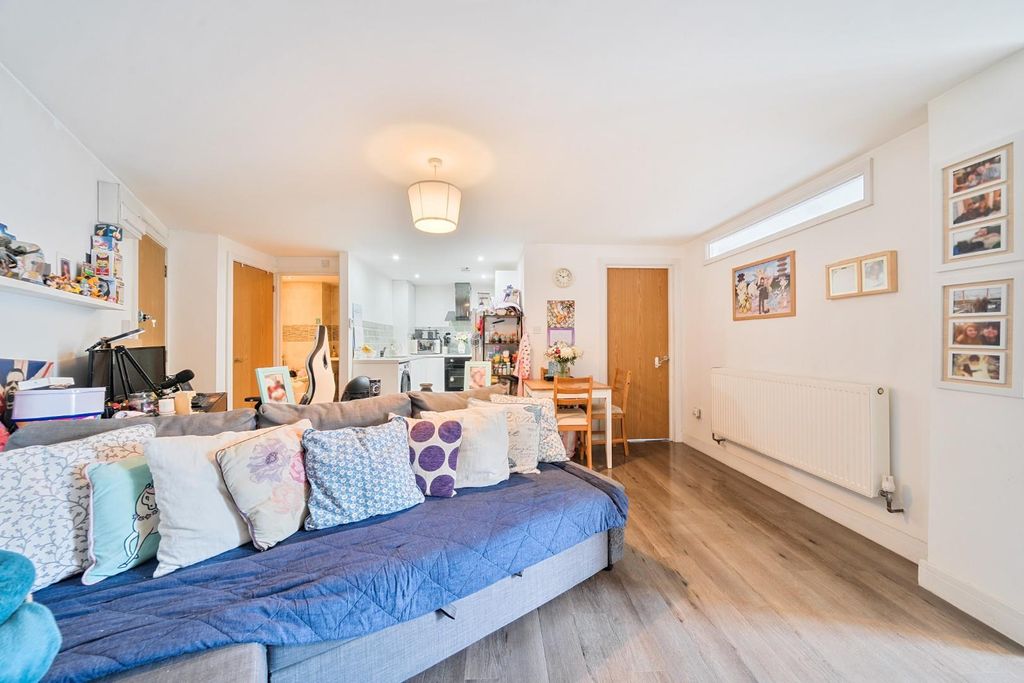 Property photo 1 of 13 1442748-11-69De2467A2Fc1-Arw-1.Jpg