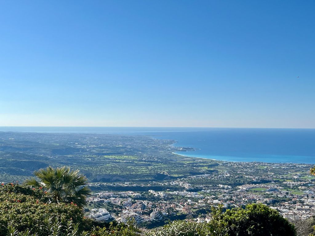 Property photo 3 of 40