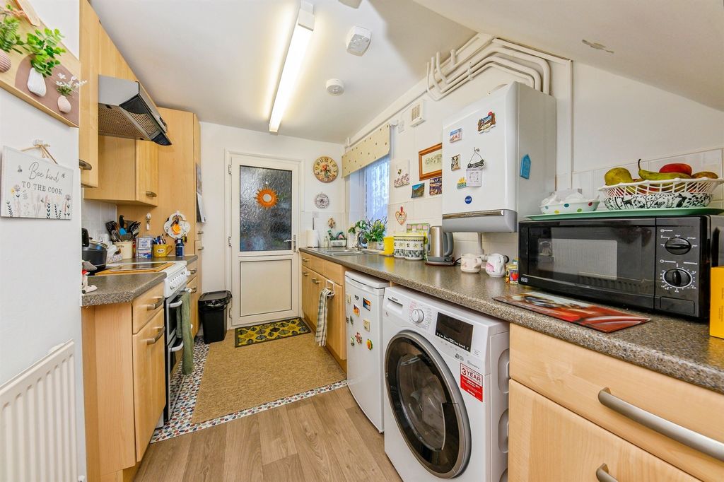 Property photo 3 of 13