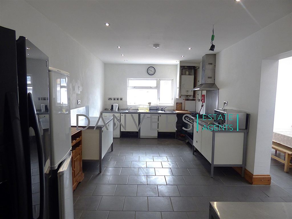 Property photo 3 of 10 P1060144.Jpg