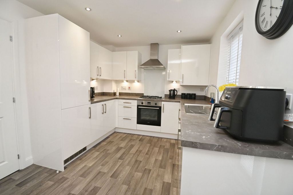 Property photo 1 of 25