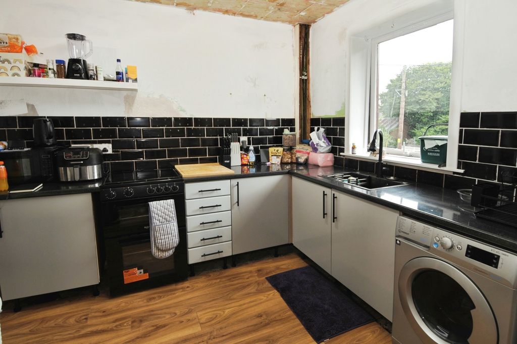 Property photo 3 of 15 Photo