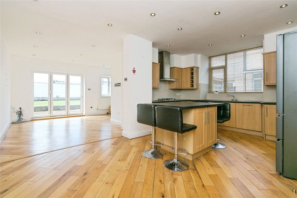 Property photo 3 of 20 Picture No. 07