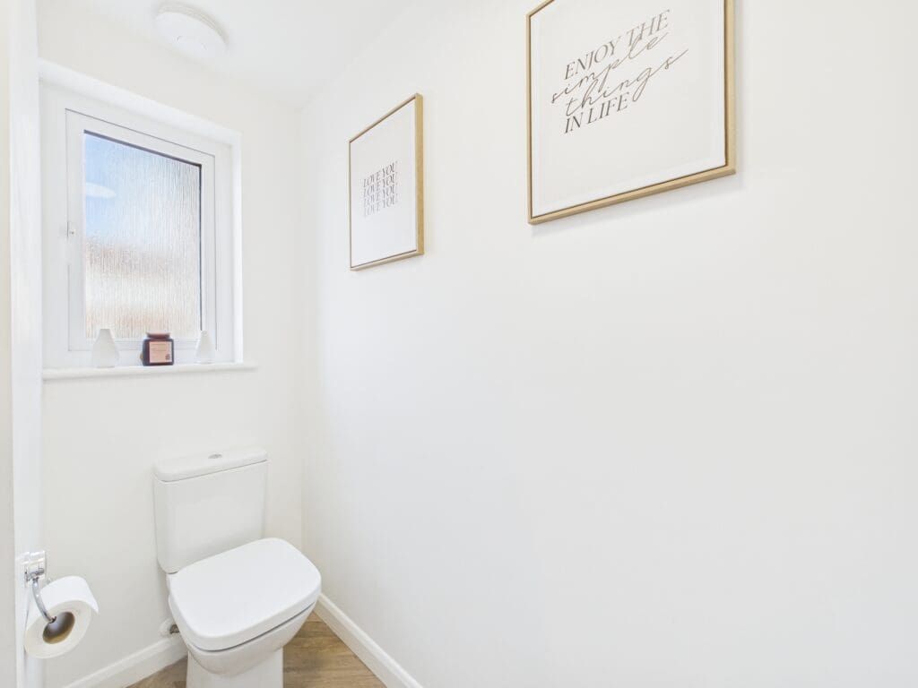 Property photo 2 of 28