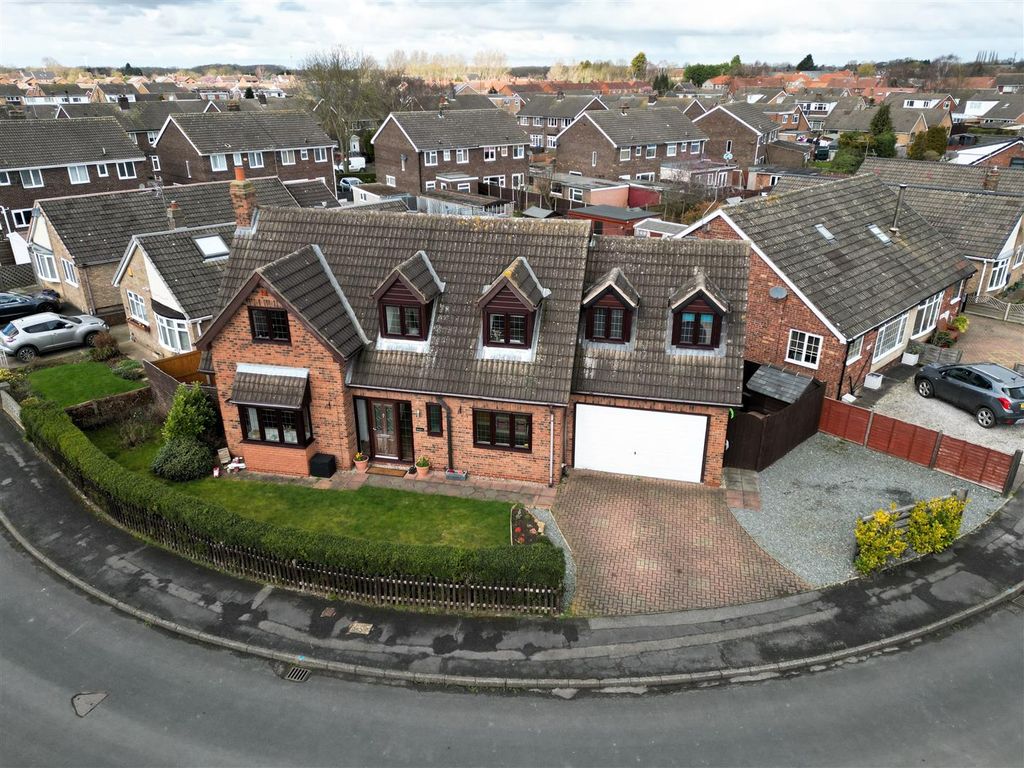 Property photo 2 of 25 Front