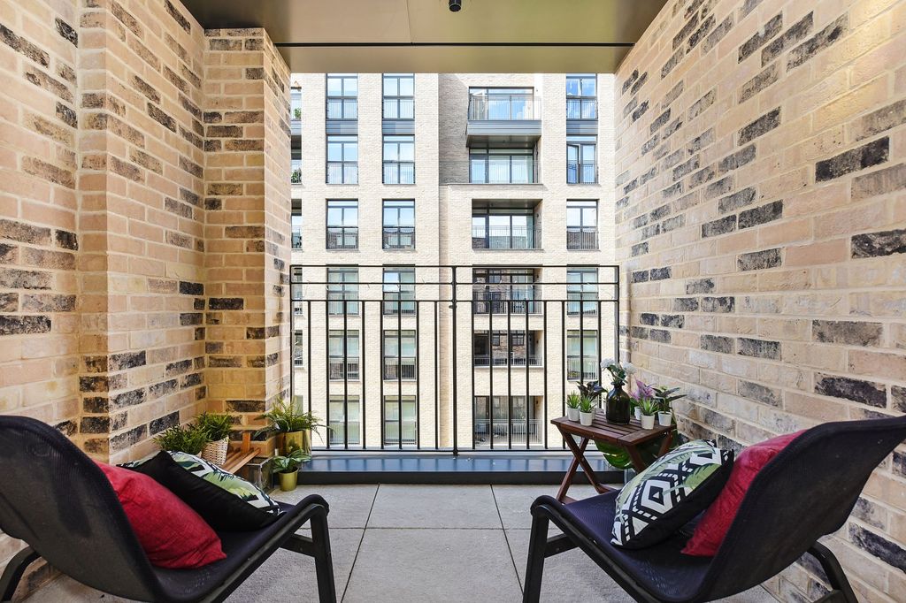 Property photo 3 of 6