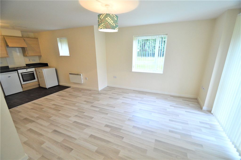 Property photo 3 of 10 Lounge