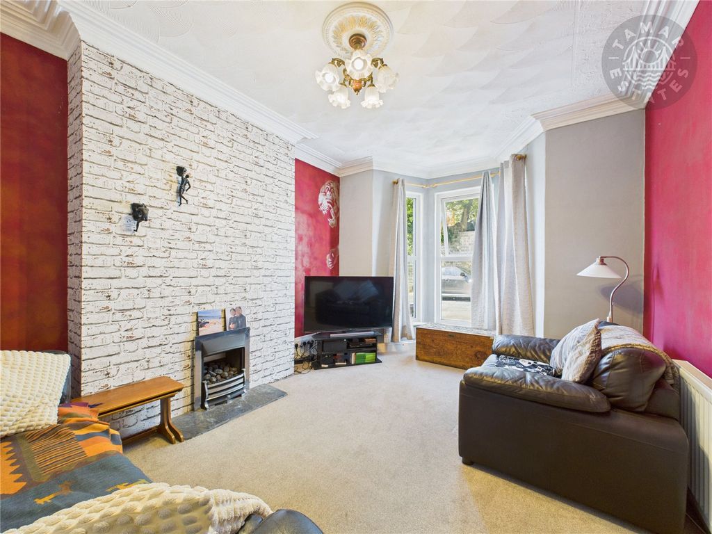 Property photo 2 of 15 Sitting Room