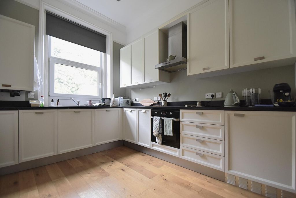 Property photo 3 of 14 Kitchen