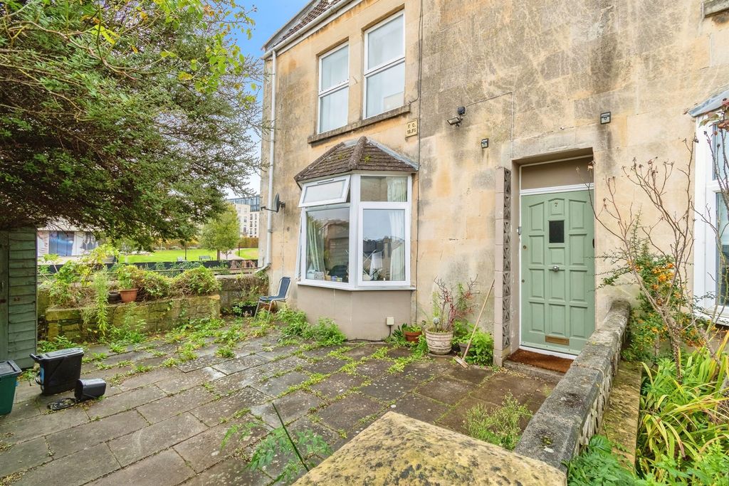 Property photo 1 of 17