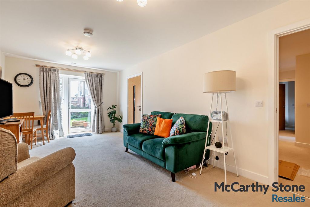 Property photo 3 of 33 8686984-Interior12-800.Jpg