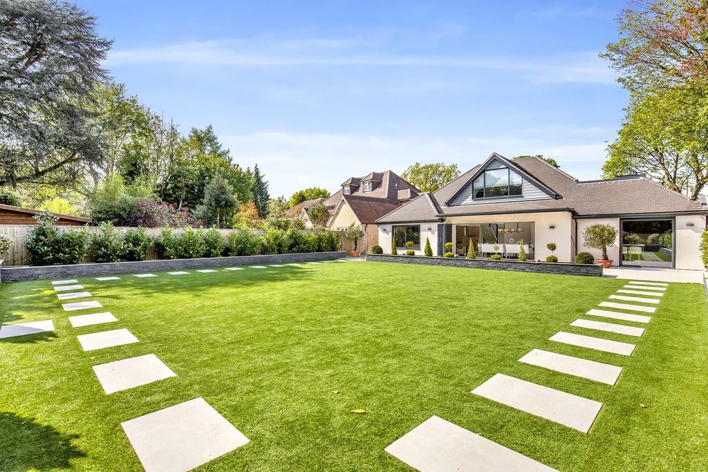 Property photo 3 of 25