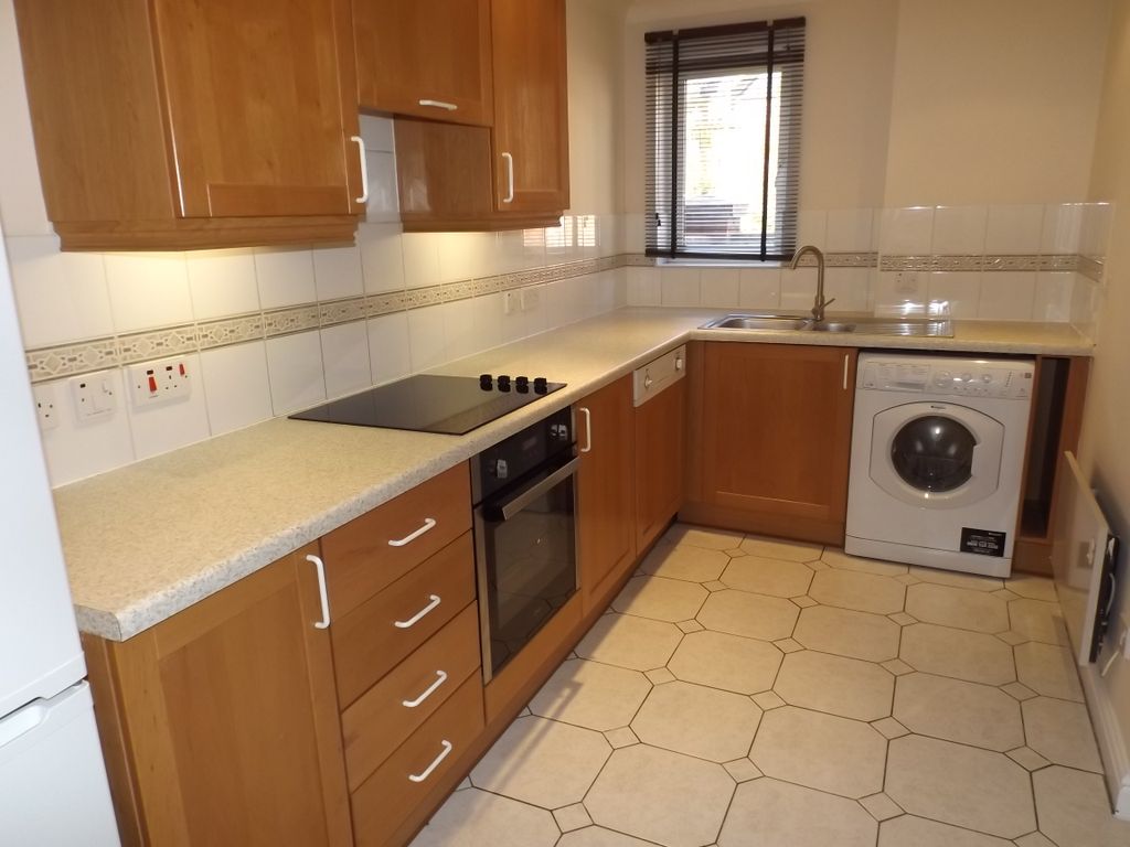 Property photo 2 of 8 Kitchen