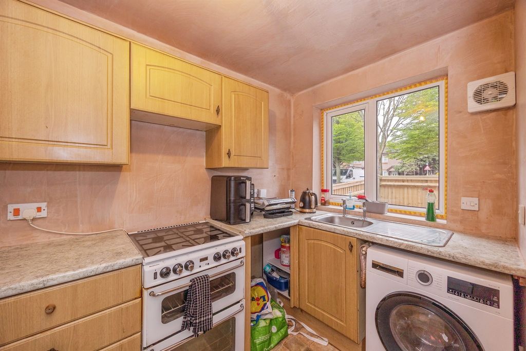 Property photo 2 of 20