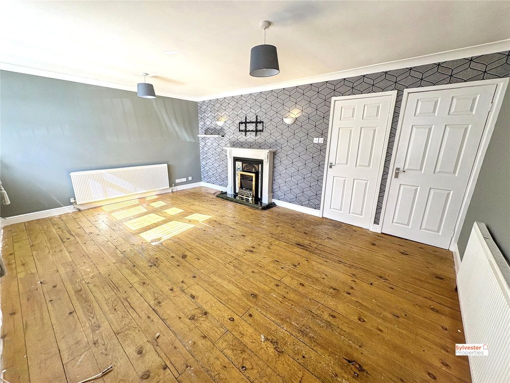 Property photo 2 of 24 Picture No. 21