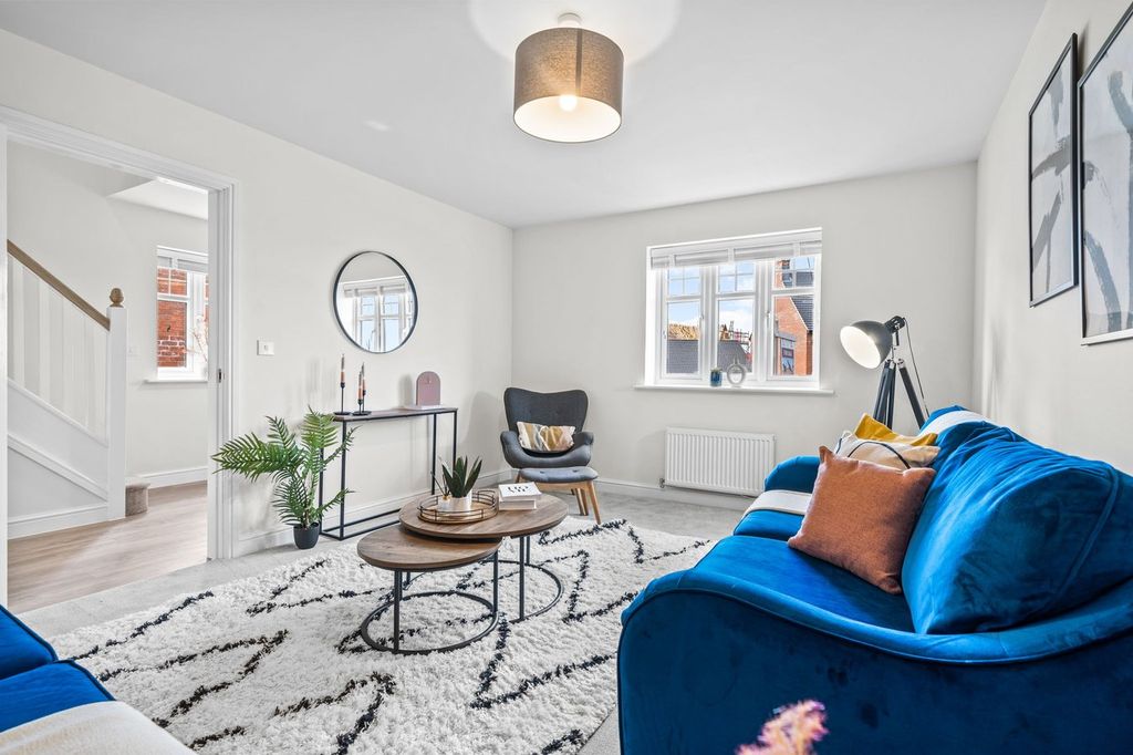 Property photo 2 of 21