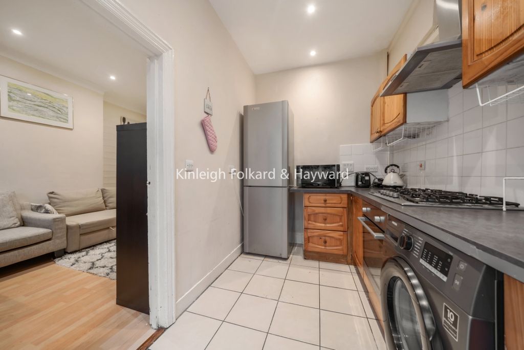 Property photo 2 of 11 A6Dfe180-4d2c-458F-B