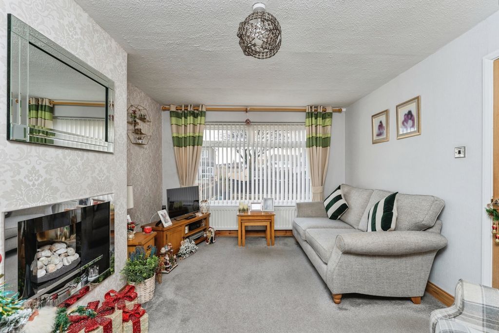 Property photo 3 of 16 Living Room