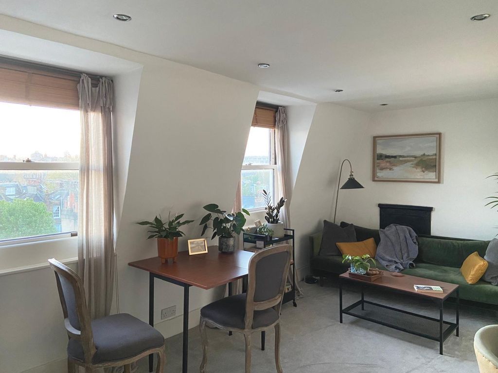 Property photo 2 of 7 Photo 5