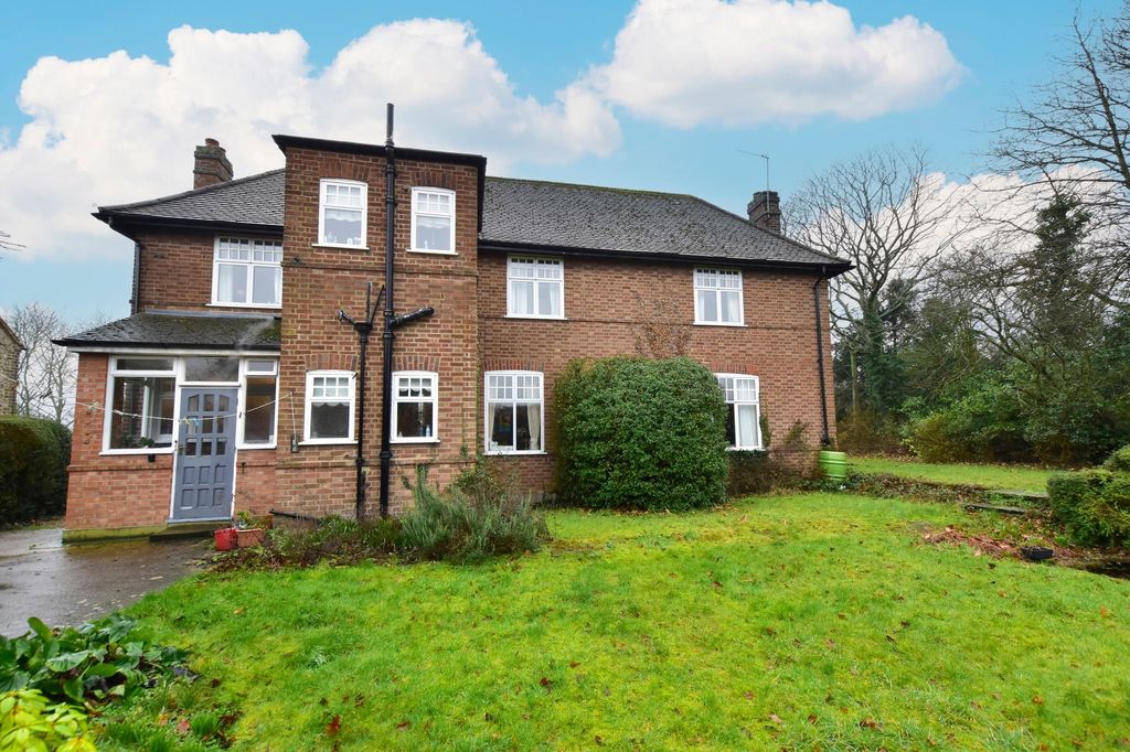 Property photo 2 of 32