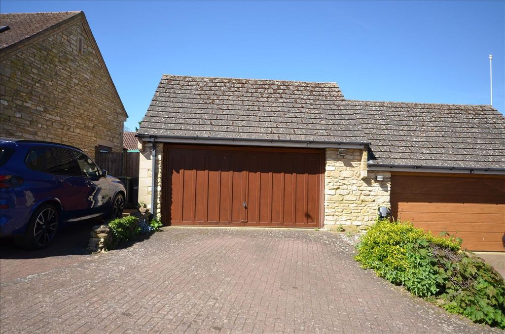 Property photo 2 of 24