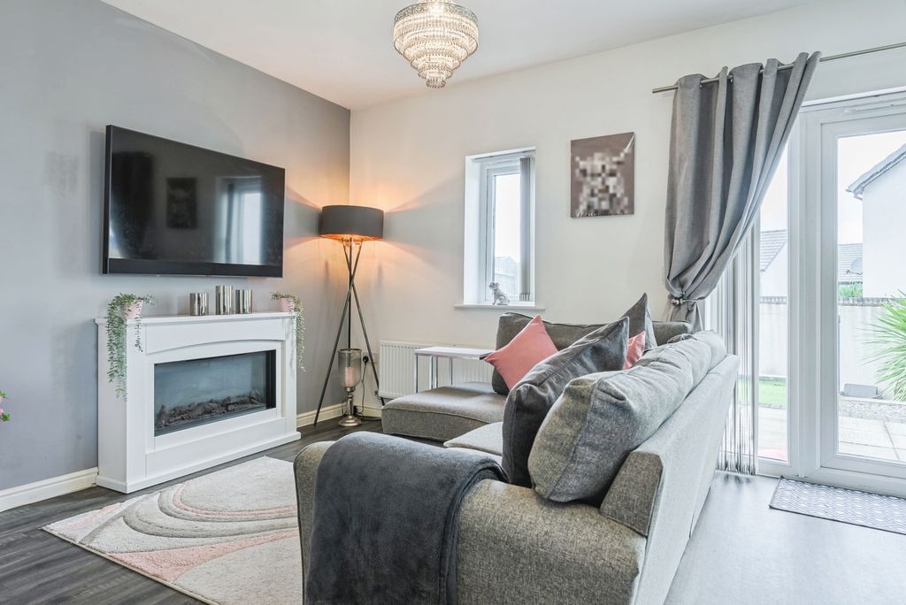 Property photo 3 of 19 Pbox-Img.Jpg