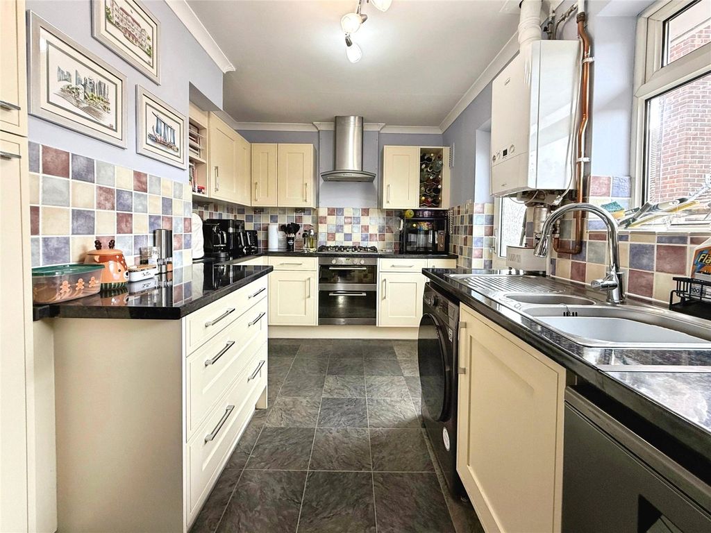 Property photo 3 of 15 Picture No. 14