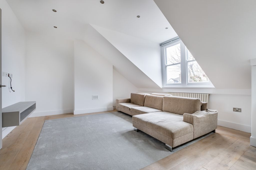 Property photo 3 of 17 3