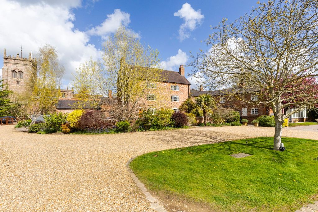 Property photo 3 of 64