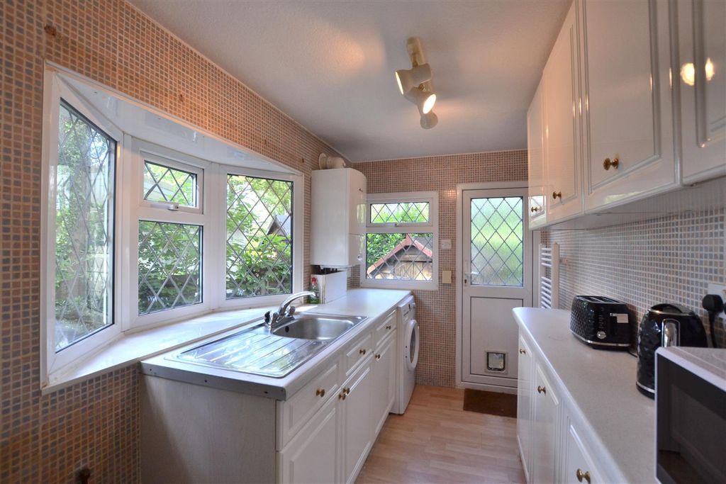 Property photo 3 of 9 Kitchen.Jpg