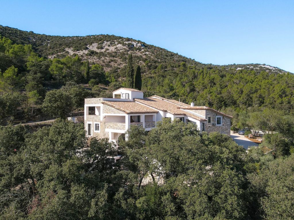 Property photo 1 of 33