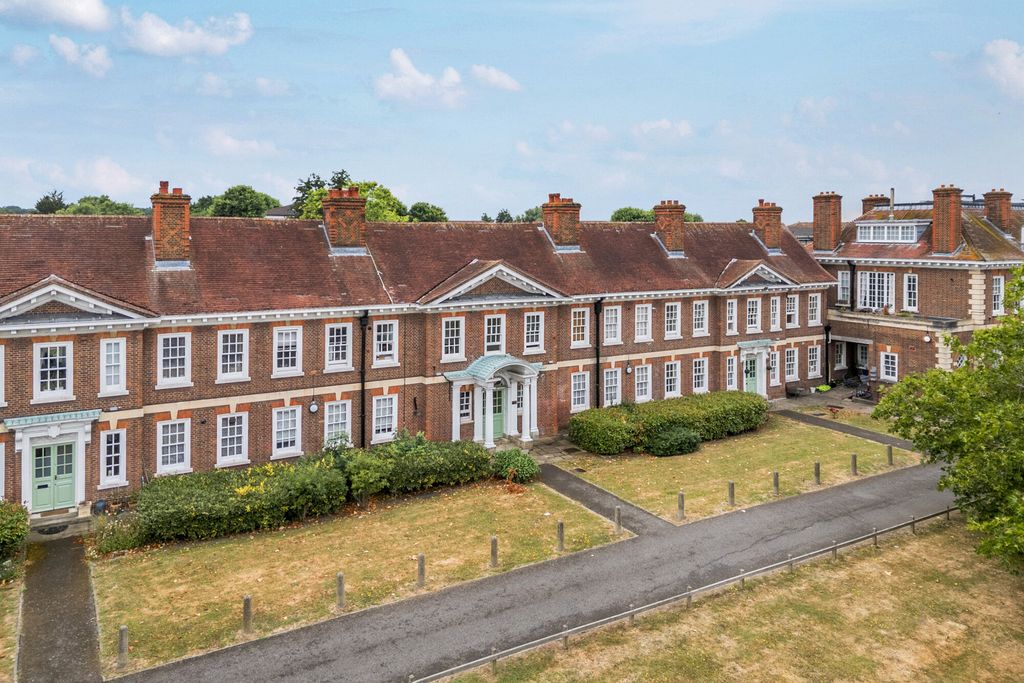 Property photo 1 of 22 External