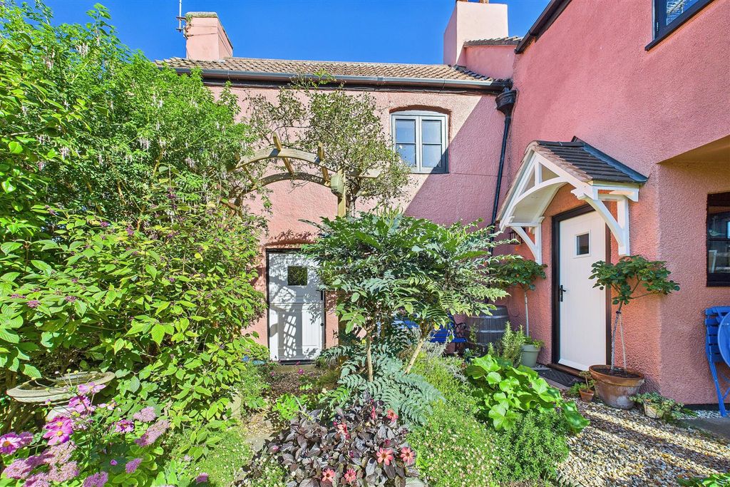 Property photo 2 of 22