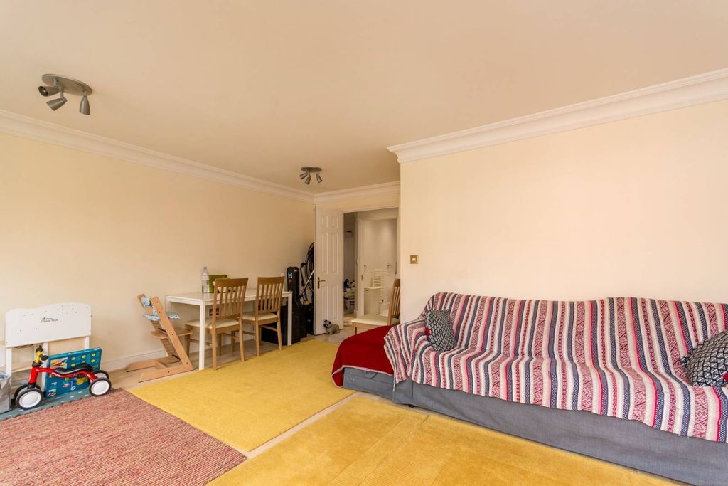Property photo 3 of 12