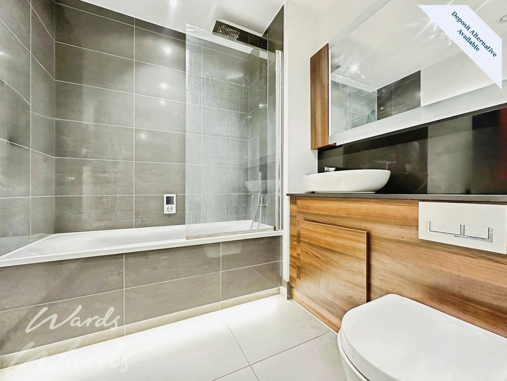 Property photo 3 of 19 Bathroom