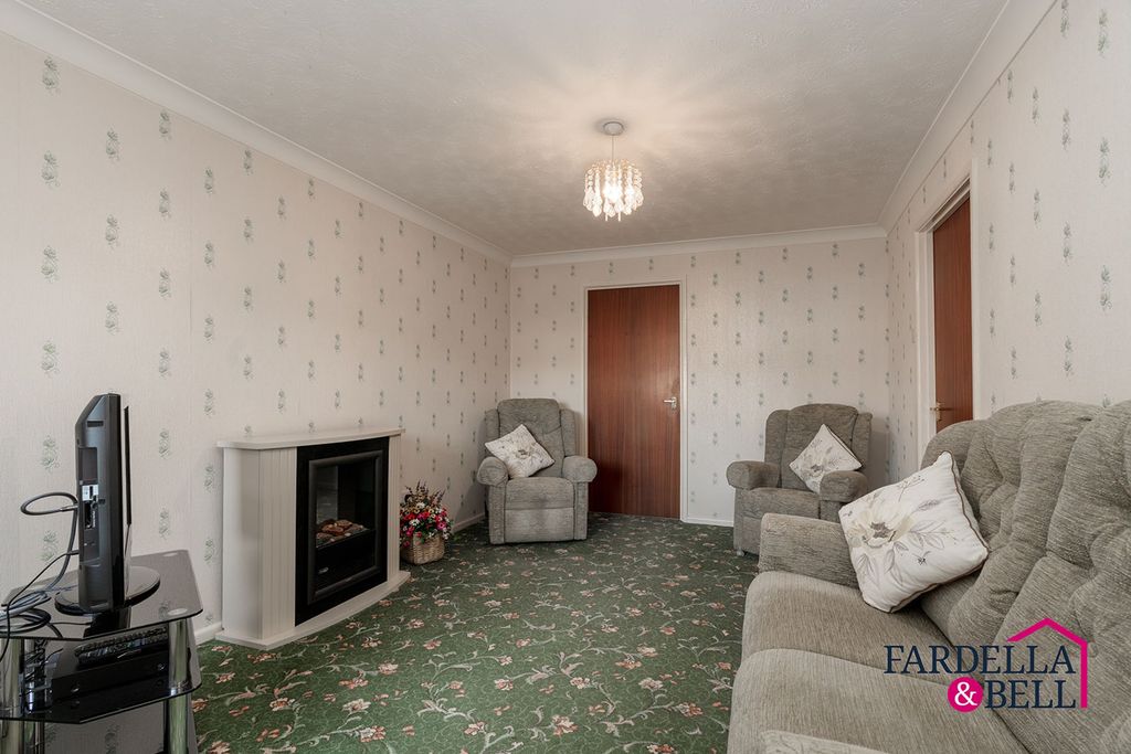 Property photo 2 of 12